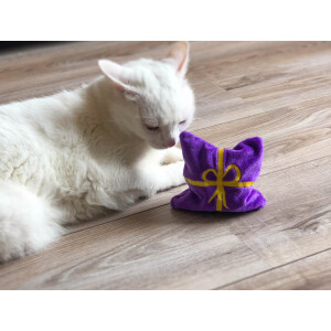 Weihnachtsgeschenk lila Katzenspielkissen